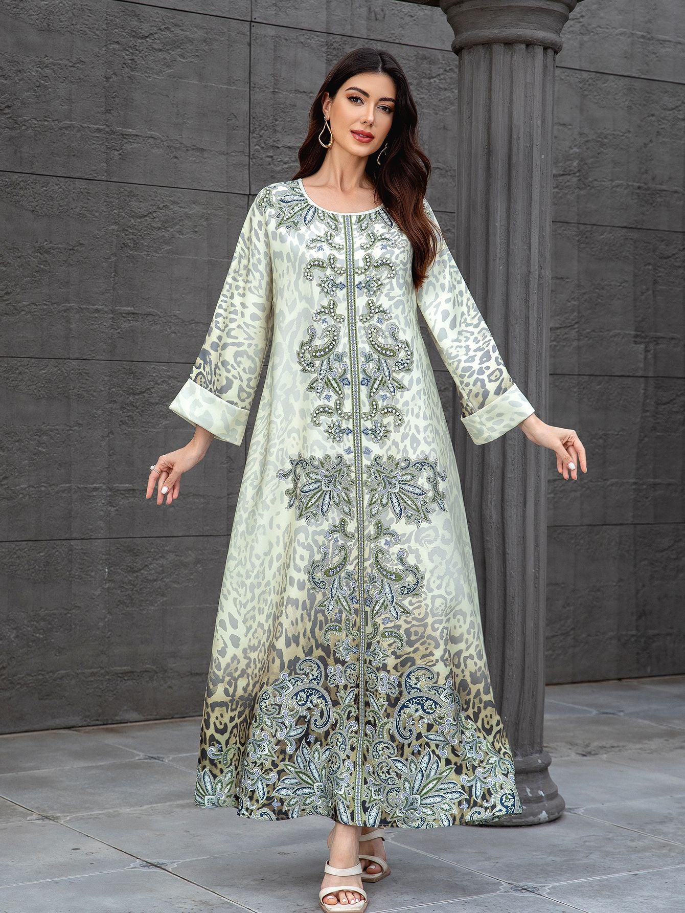 Elegant Leopard Print Kaftan Abaya – Loose Fit Long Sleeve Maxi Dress with Beaded Rhinestones Secondary image